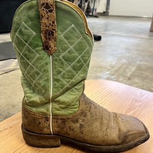 Cinch boots